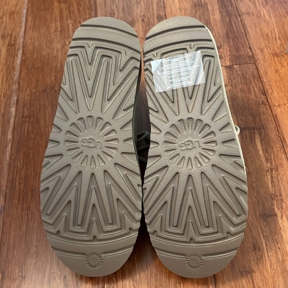 59. UGG Unisex NEUMEL MOC TAN Boots, Men’s Size 8 compatible to Woman’s Size 9.5 - Picture 10 of 15